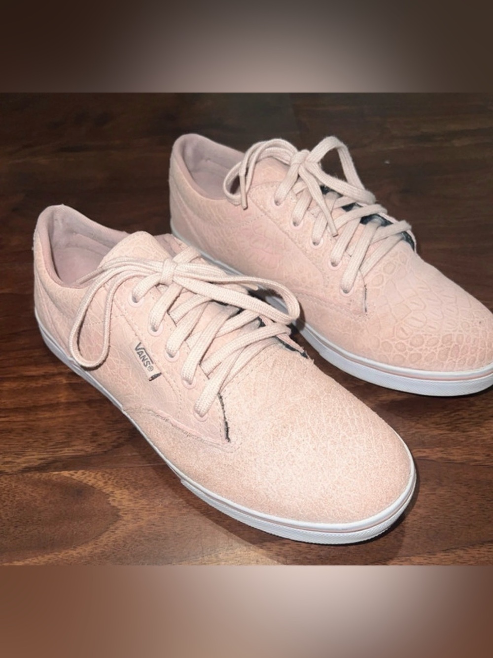 Vans Women’s Pale Pink Low-Top Lace-Up Sneakers